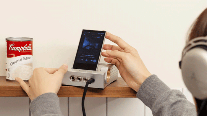 ¿Qué es el efecto crossfeed y cómo mejora la experiencia auditiva en auriculares?