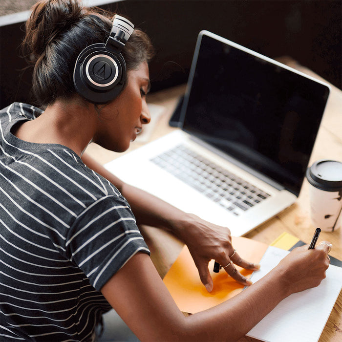 Análisis de los mejores auriculares para trabajar: Edifier WH950NB, KEF Mu7 y Audio-Technica ATH-M50xBT2