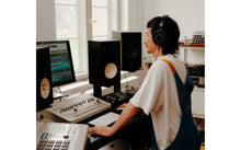 Load image into Gallery viewer, Audio-Technica ATH-R70xa
