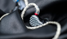 Cargar imagen en el visor de la galería, FiiO FA9 editorial 3
