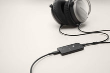 Cargar imagen en el visor de la galería, Beyerdynamic Impacto Essential editorial 1
