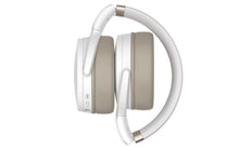 Cargar imagen en el visor de la galería, Sennheiser HD 450BT blanco plegado
