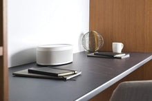 Cargar imagen en el visor de la galería, Yamaha MusicCast 50 frontal blanco editorial 1
