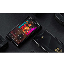 Cargar imagen en el visor de la galería, FiiO M11s editorial general
