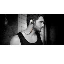 Cargar imagen en el visor de la galería, V-Moda Bassfit Wireless editorial
