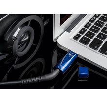 Cargar imagen en el visor de la galería, Audioquest Dragonfly Cobalt editorial 
