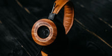 Load image into Gallery viewer, Grado GS2000E editorial
