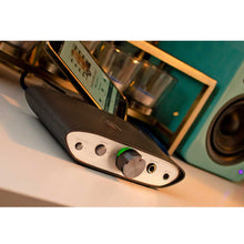 Cargar imagen en el visor de la galería, iFi Audio ZEN DAC V2 editorial
