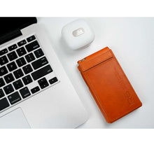 Cargar imagen en el visor de la galería, HiBy New R6 Leather Case editorial
