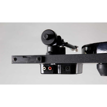 Rega Planar 1 Plus Negro Mate conexiones 1