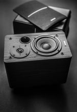Cargar imagen en el visor de la galería, Edifier R1280DB negro editorial 4
