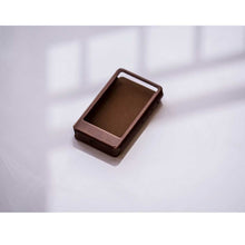 Cargar imagen en el visor de la galería, Funda de cuero para HiBy R6 PRO Marrón

