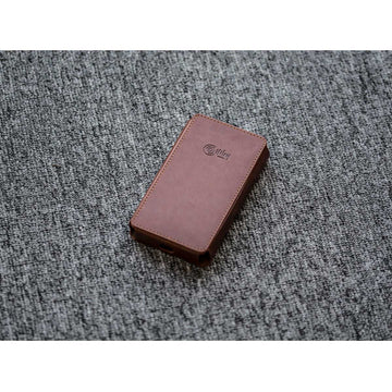 Funda de cuero para HiBy R6 PRO Marrón frontal