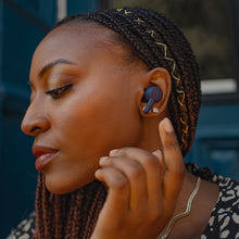 Cargar imagen en el visor de la galería, RHA TrueConnect 2 editorial 4
