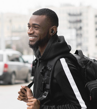 Cargar imagen en el visor de la galería, Koss QZBuds editorial 2
